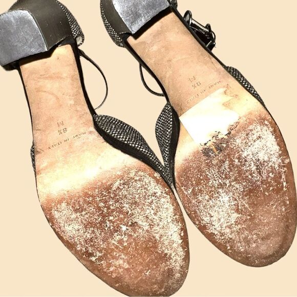 Michael kors adorable heels! Has that 40’s style! Brown and white tweed - Picture 9 of 9